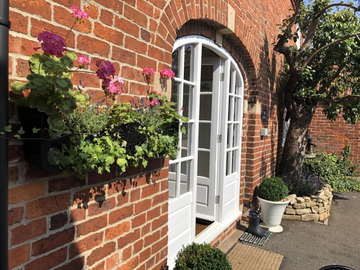 The Barn, Boutique Self-Catering Apartment - Belvoir Suite Allington  Exterior photo